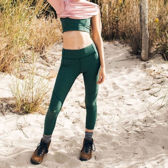 Outdoor Voices 3/4 Warm Up Leggings Hunter Green - Picture 3 of 5